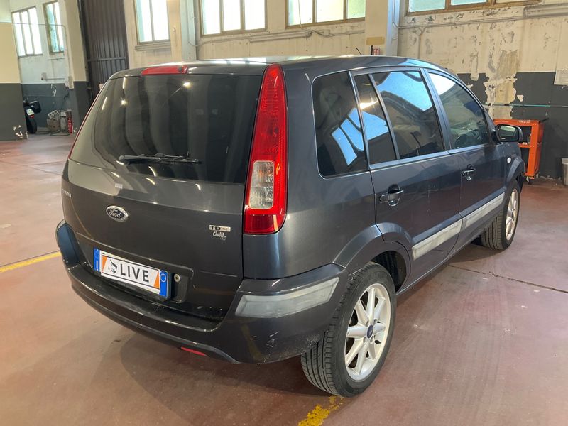 Ford Fusion 1.4 TDCi Zetec — zdjęcie 2