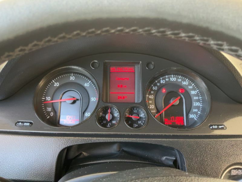 Volkswagen Passat 2.0 TDI Advance — zdjęcie 13