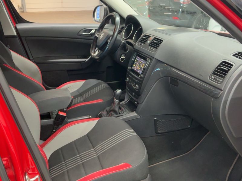 Skoda Yeti 2.0 TDI Monte Carlo — zdjęcie 11