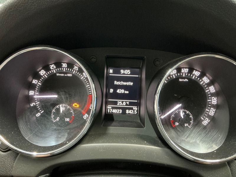 Skoda Yeti 2.0 TDI Monte Carlo — zdjęcie 13