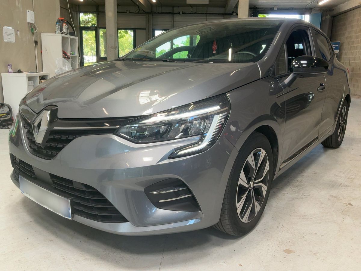 Renault Clio 2023 — photo 1