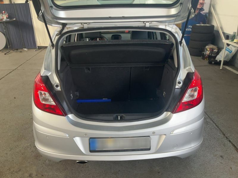 Opel Corsa 1.4 Innovation — zdjęcie 10