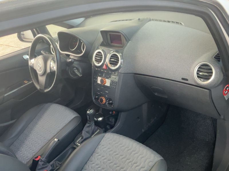 Opel Corsa 1.4 Innovation — zdjęcie 12