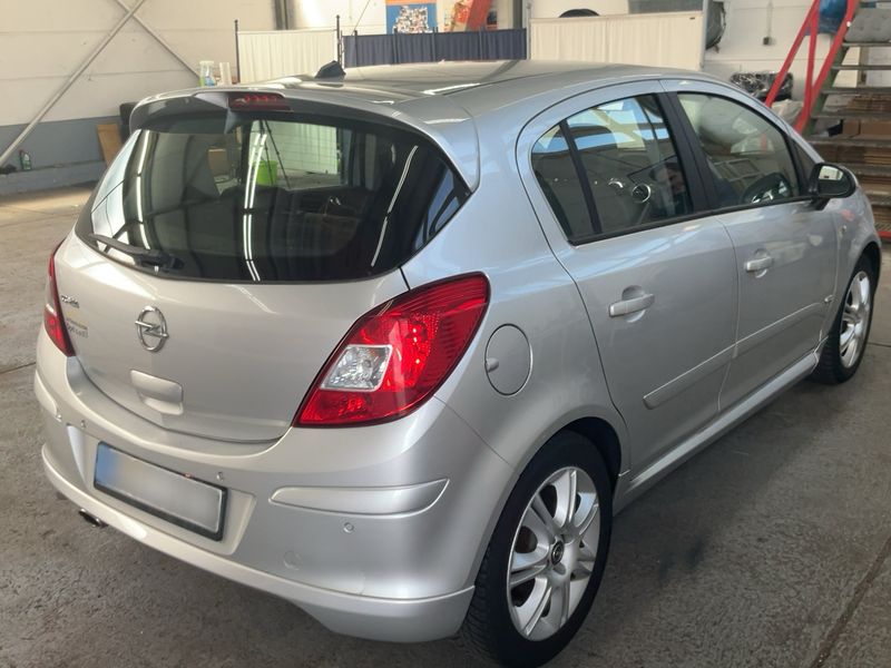 Opel Corsa 1.4 Innovation — zdjęcie 6