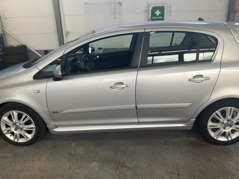 Opel Corsa 1.4 Innovation — zdjęcie 4