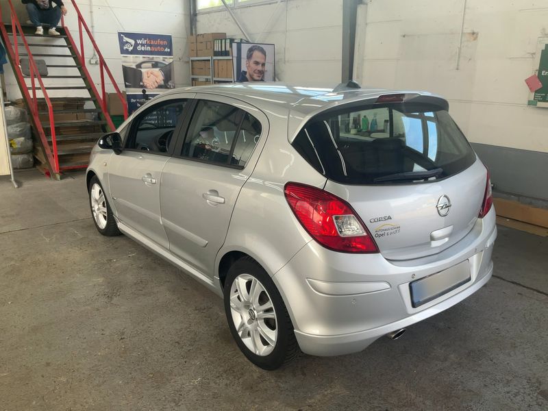 Opel Corsa 1.4 Innovation — zdjęcie 3