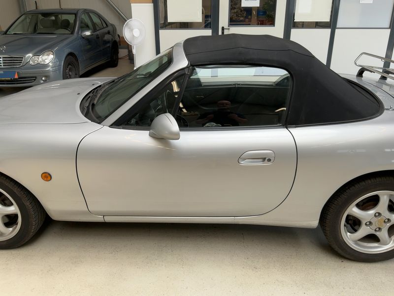 Mazda MX-5 1.6 Silver Blues — zdjęcie 4