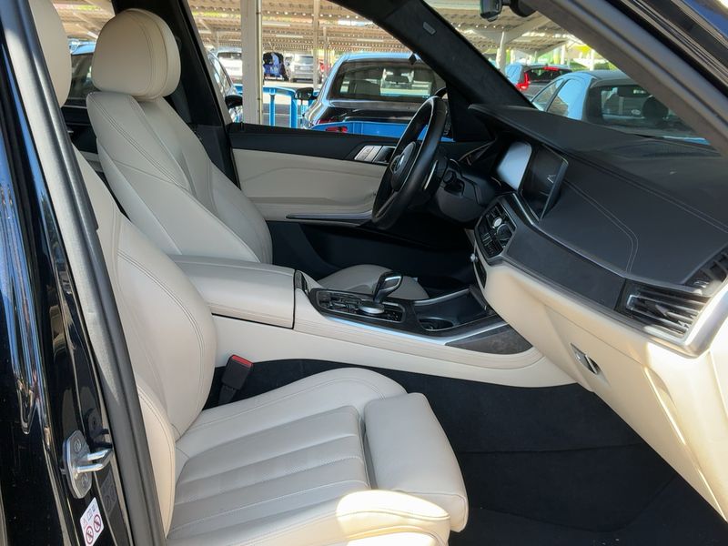 BMW X7 xDrive 40d Mild-Hybrid M Sport — zdjęcie 11