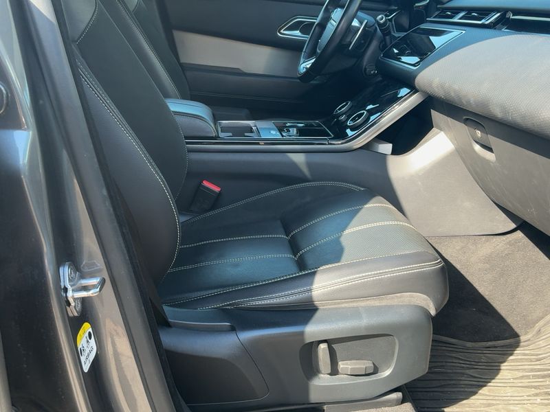 Land Rover Range Rover Velar 2.0 Diesel S R-Dynamic — zdjęcie 11