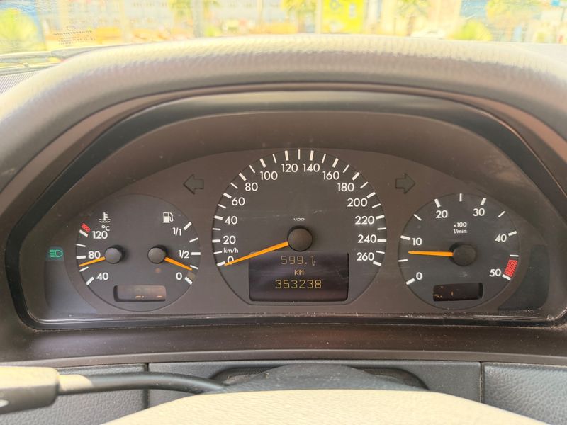 Mercedes-Benz E-Klasse E 320 CDI Elegance 2001 – снимка 4