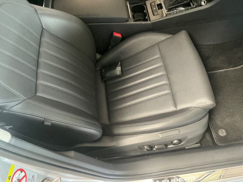 Skoda Superb 2.0 TDI Premium Edition 4x4 2019 – снимка 29