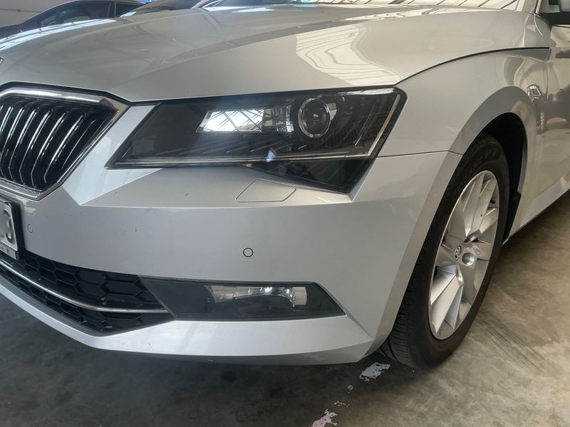 Skoda Superb 2.0 TDI Premium Edition 4x4 2019 – снимка 32