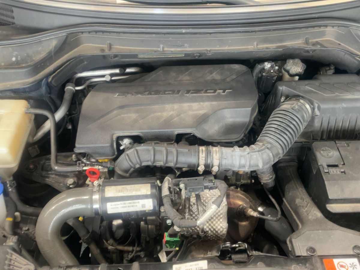 Ssangyong Tivoli 2022 — photo 23
