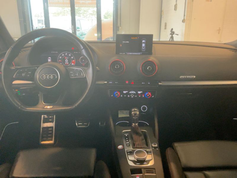 Audi S3 2.0 TFSI quattro — zdjęcie 12