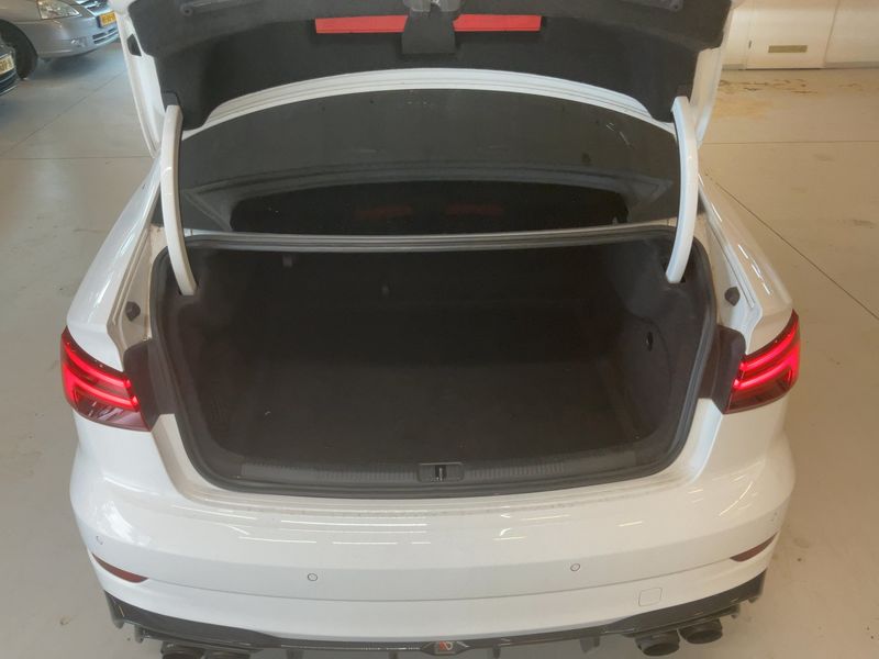 Audi S3 2.0 TFSI quattro — zdjęcie 10