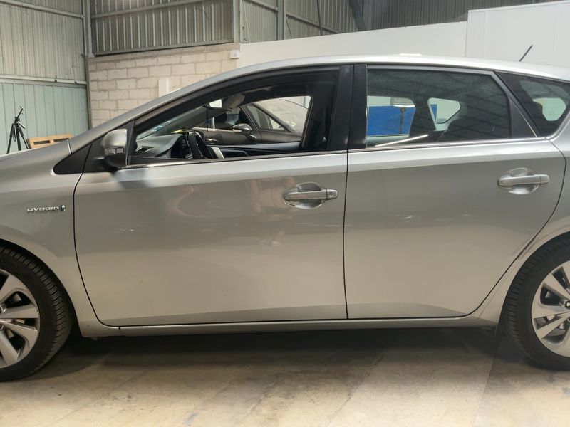 Toyota Auris 1.8 Hybrid Dynamic 2013 – снимка 4
