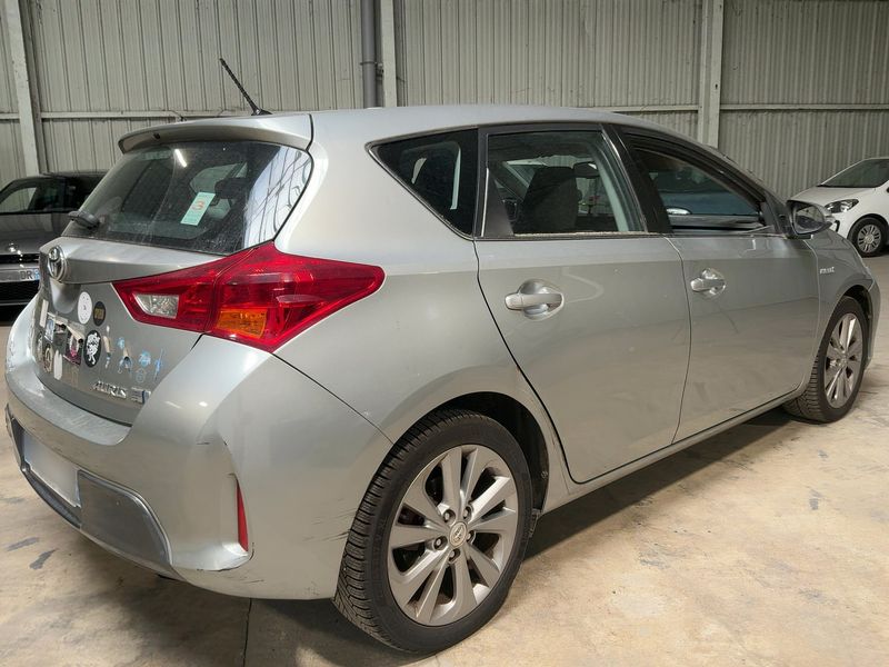 Toyota Auris 1.8 Hybrid Dynamic 2013 – снимка 8