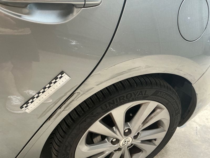 Toyota Auris 1.8 Hybrid Dynamic 2013 – снимка 30