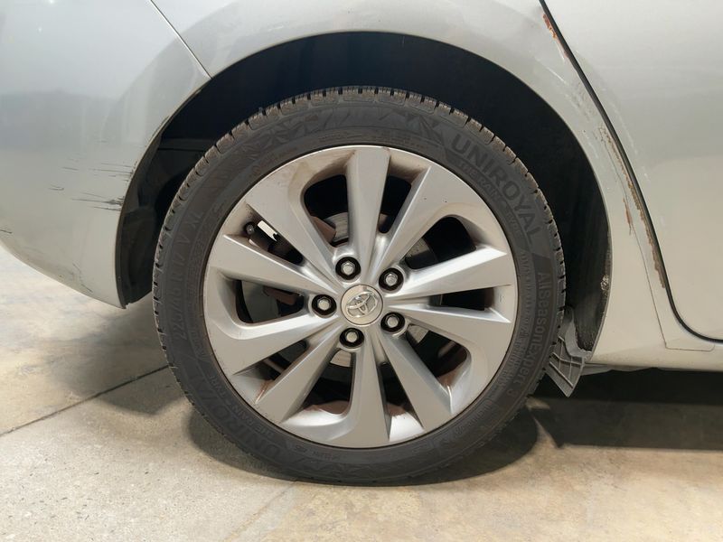 Toyota Auris 1.8 Hybrid Dynamic 2013 – снимка 9