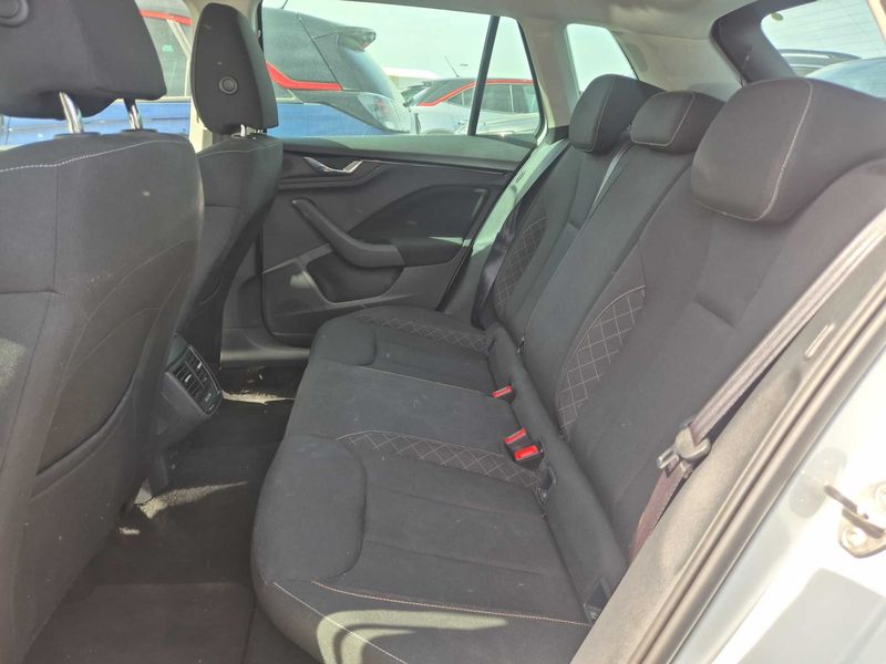 Skoda Kamiq 1.5 TSI ACT Ambition — zdjęcie 12