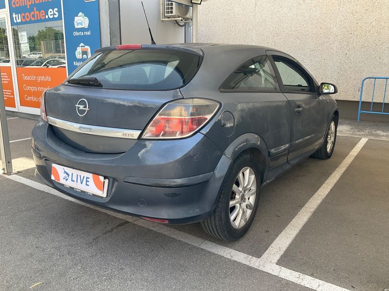 Opel Astra GTC 1.9 CDTI Cosmo — zdjęcie 2