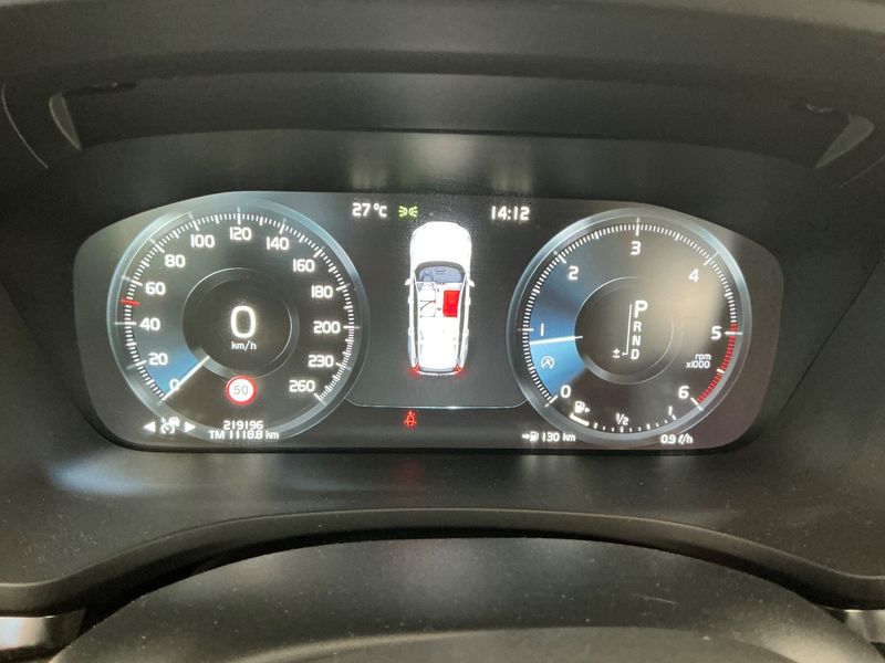 Volvo V60 Cross Country 2.0 D4 AWD — zdjęcie 13
