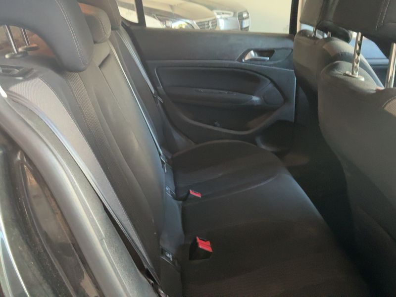 Peugeot 308 1.6 e-HDi Sensation — zdjęcie 14