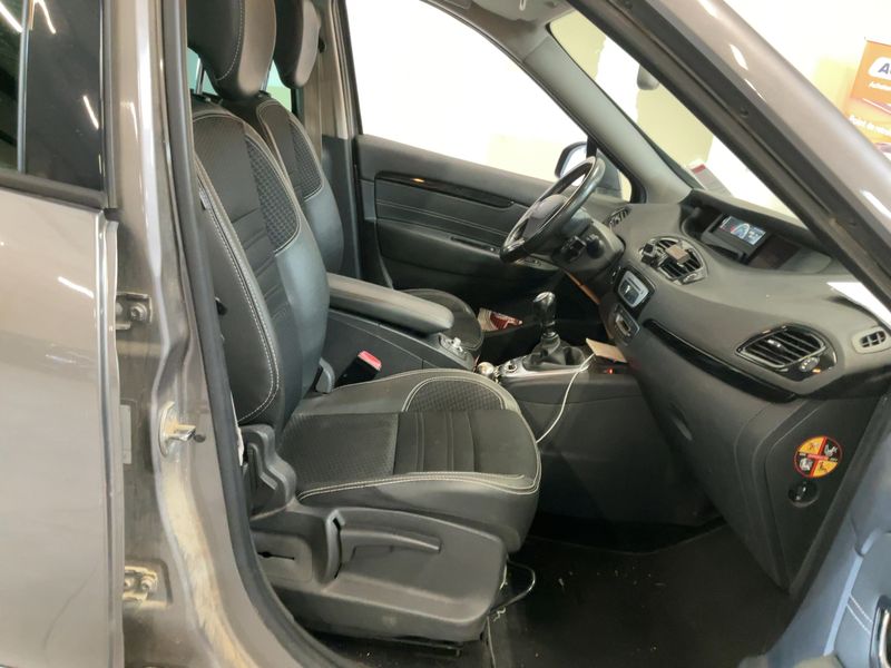 Renault Grand Scenic 1.6 dCi Energy Bose — zdjęcie 11