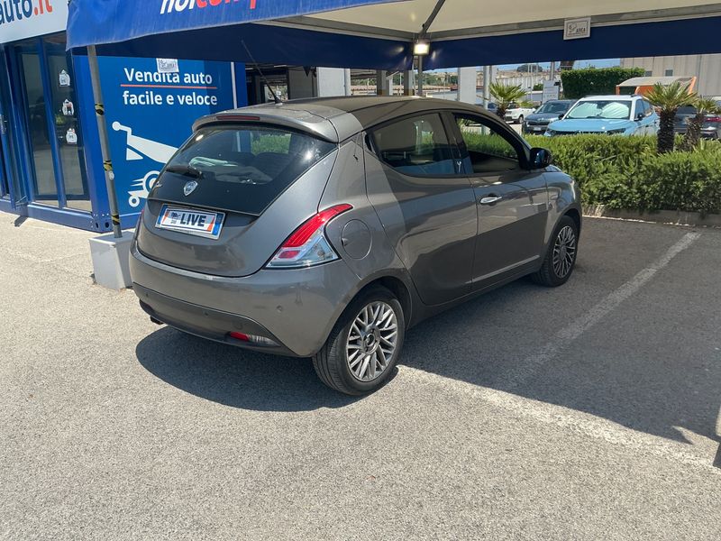 Lancia Ypsilon 1.3 JTD Platinum 2012 – снимка 2