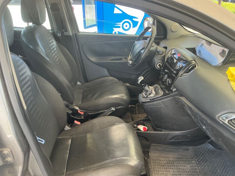 Lancia Ypsilon 1.3 JTD Platinum 2012 – снимка 3