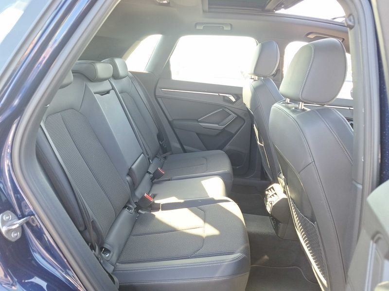 Audi Q3 35 TFSI Mild-Hybrid S line — zdjęcie 14