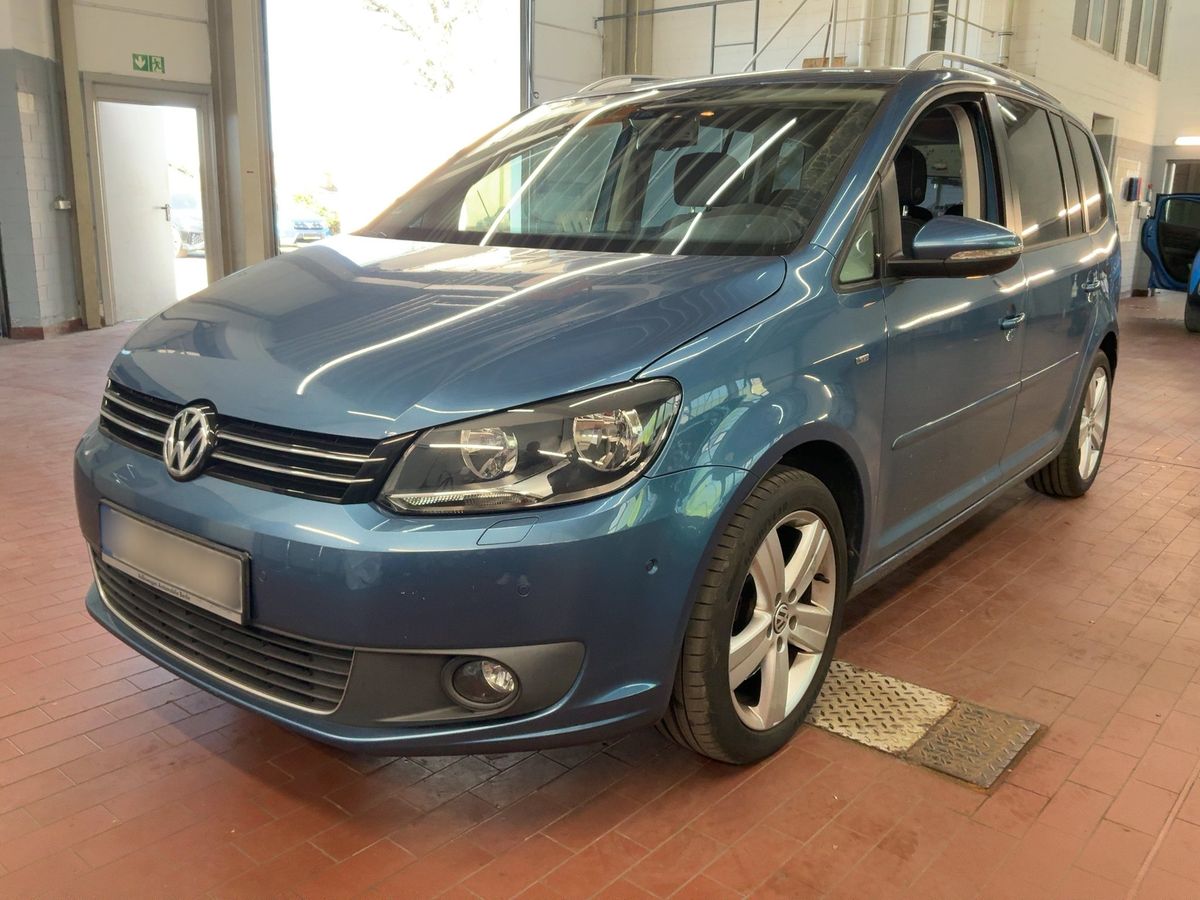 Volkswagen Touran 2015 — photo 1