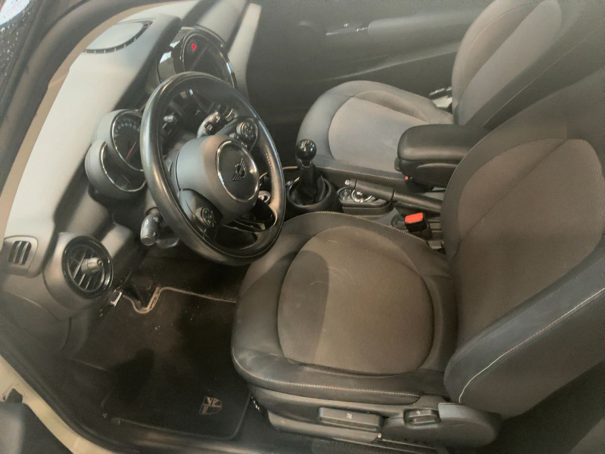 MINI One 2019 — photo 17