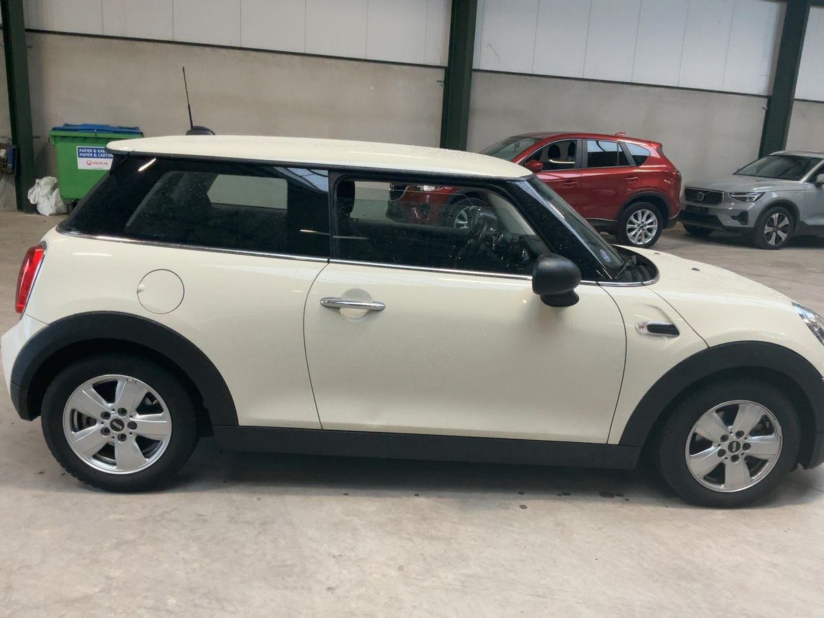 MINI One 2019 — photo 11