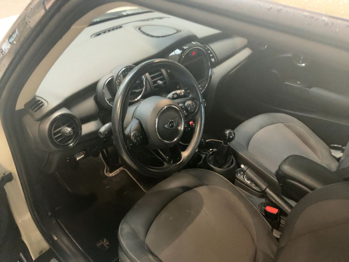 MINI One 2019 — photo 18