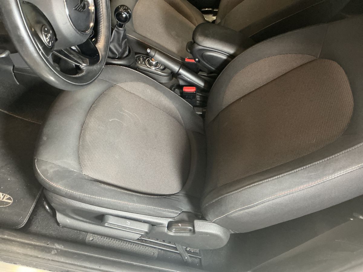 MINI One 2019 — photo 32