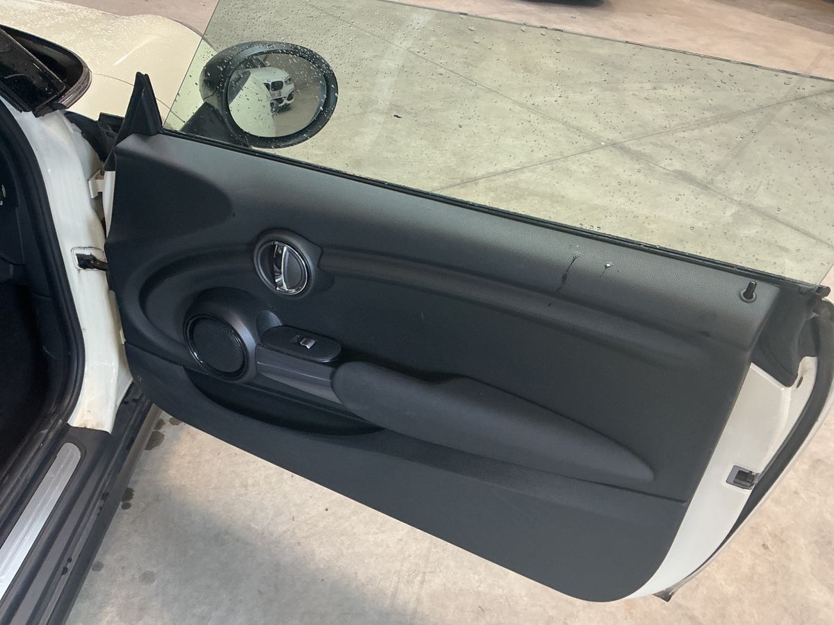 MINI One 2019 — photo 30