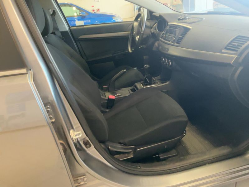 Mitsubishi Lancer 1.6 Lancer — zdjęcie 11