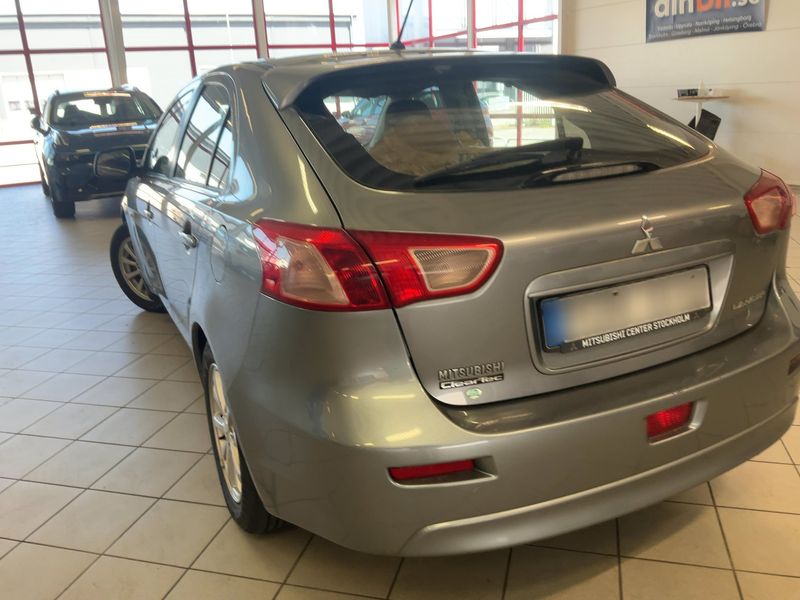 Mitsubishi Lancer 1.6 Lancer — zdjęcie 3