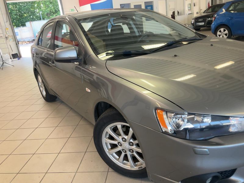 Mitsubishi Lancer 1.6 Lancer — zdjęcie 8