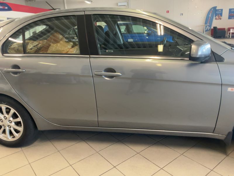 Mitsubishi Lancer 1.6 Lancer — zdjęcie 7
