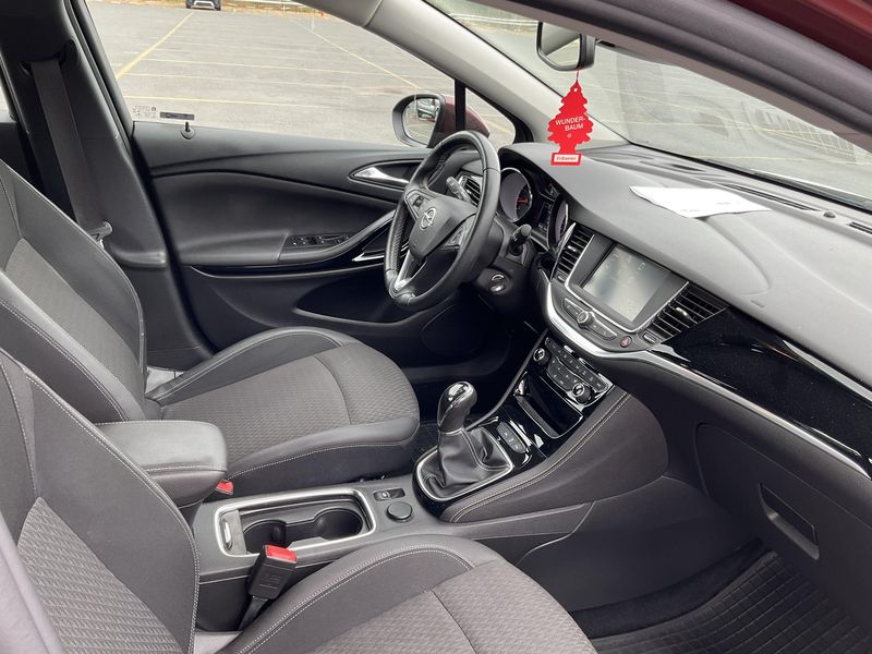 Opel Astra 1.4 SIDI Turbo Innovation — zdjęcie 11