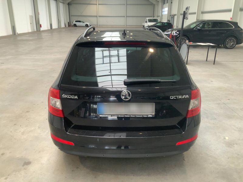 Skoda Octavia 2.0 TDI Style — zdjęcie 5