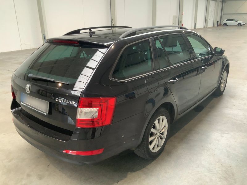 Skoda Octavia 2.0 TDI Style — zdjęcie 6