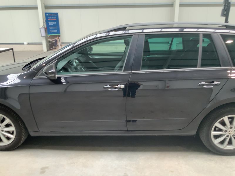 Skoda Octavia 2.0 TDI Style — zdjęcie 4