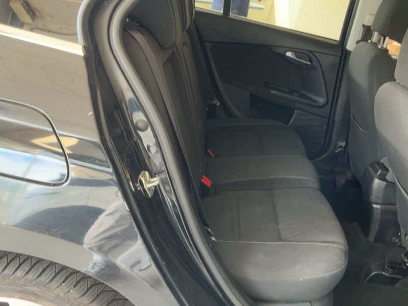 Fiat Tipo 1.6 JTDM Lounge — zdjęcie 14
