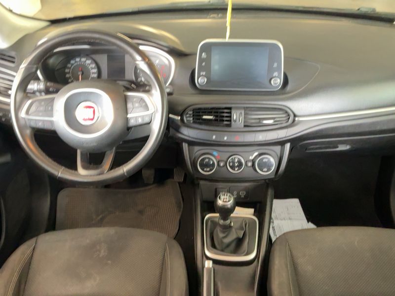 Fiat Tipo 1.6 JTDM Lounge — zdjęcie 12