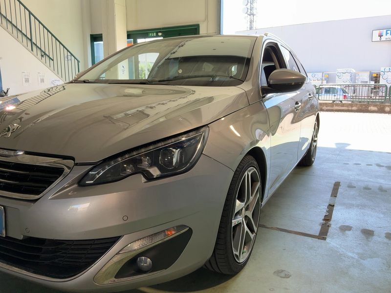 Peugeot 308 1.6 Blue-HDi Allure 2015 – снимка 2
