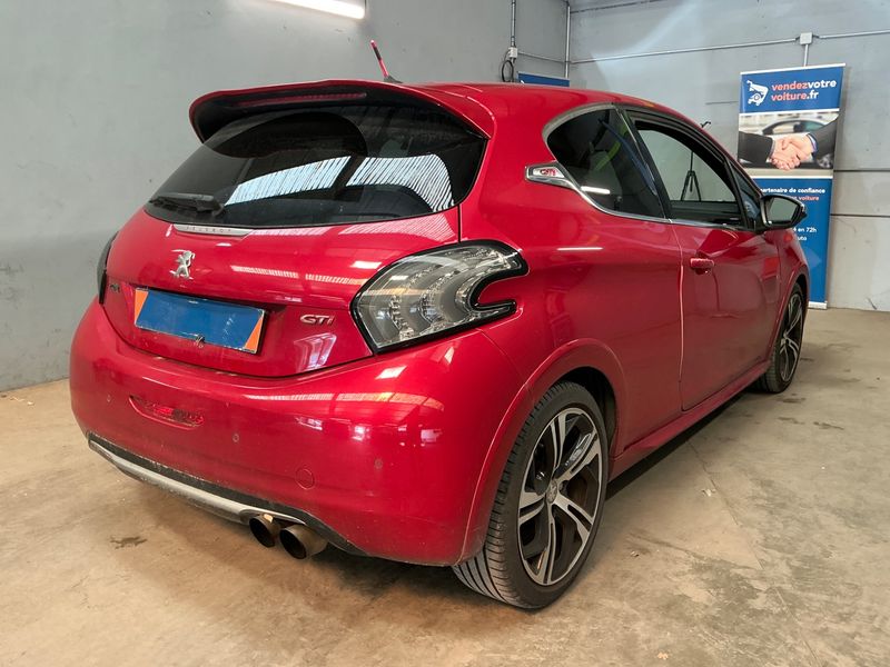 Peugeot 208 1.6 THP GTi 2013 – снимка 2