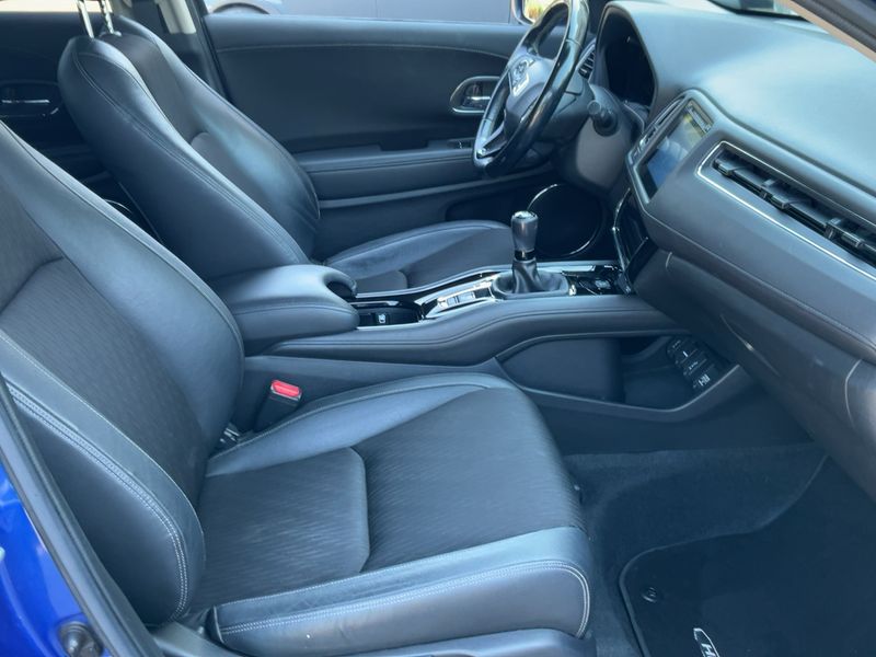 Honda HR-V 1.5 i-VTEC Executive — zdjęcie 11